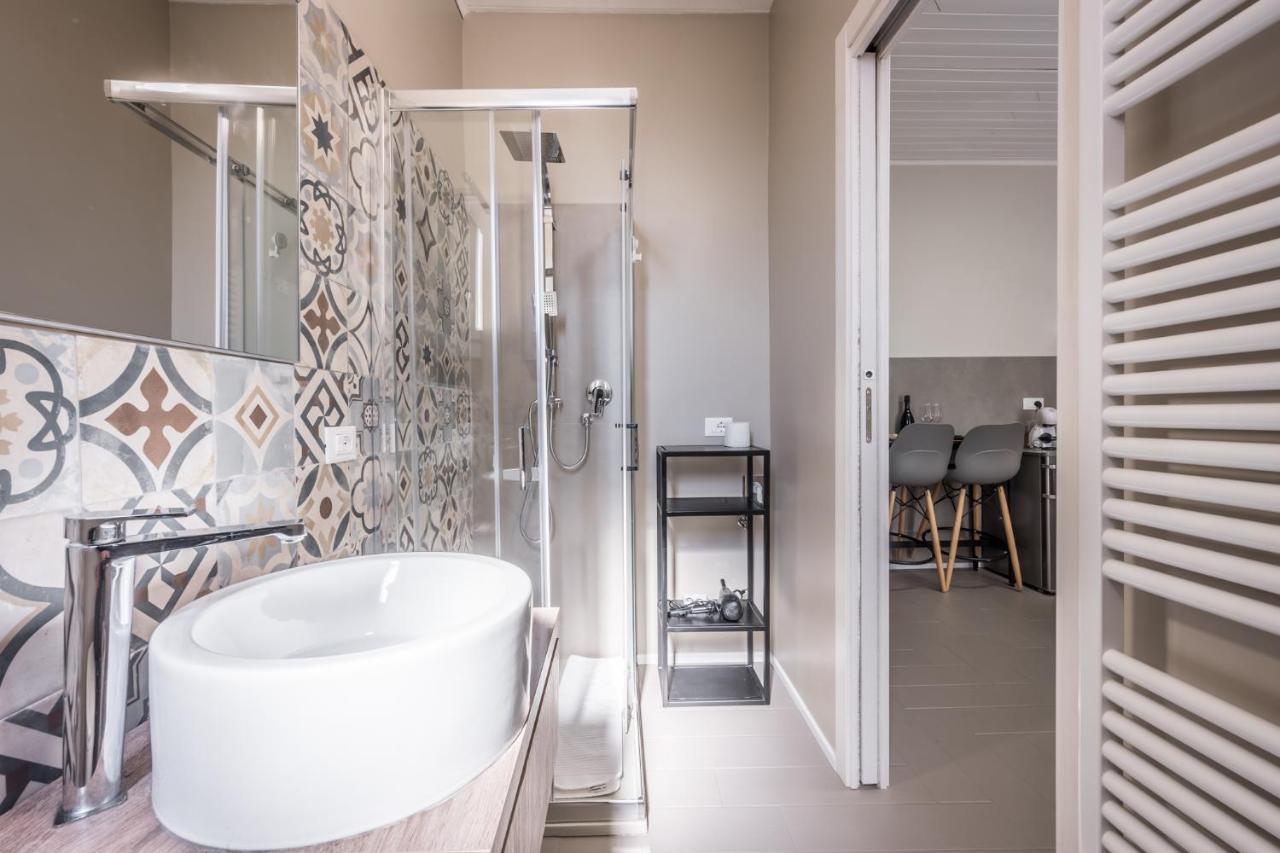 Suite 649 Mono Con Terrazzo Modena Exterior photo
