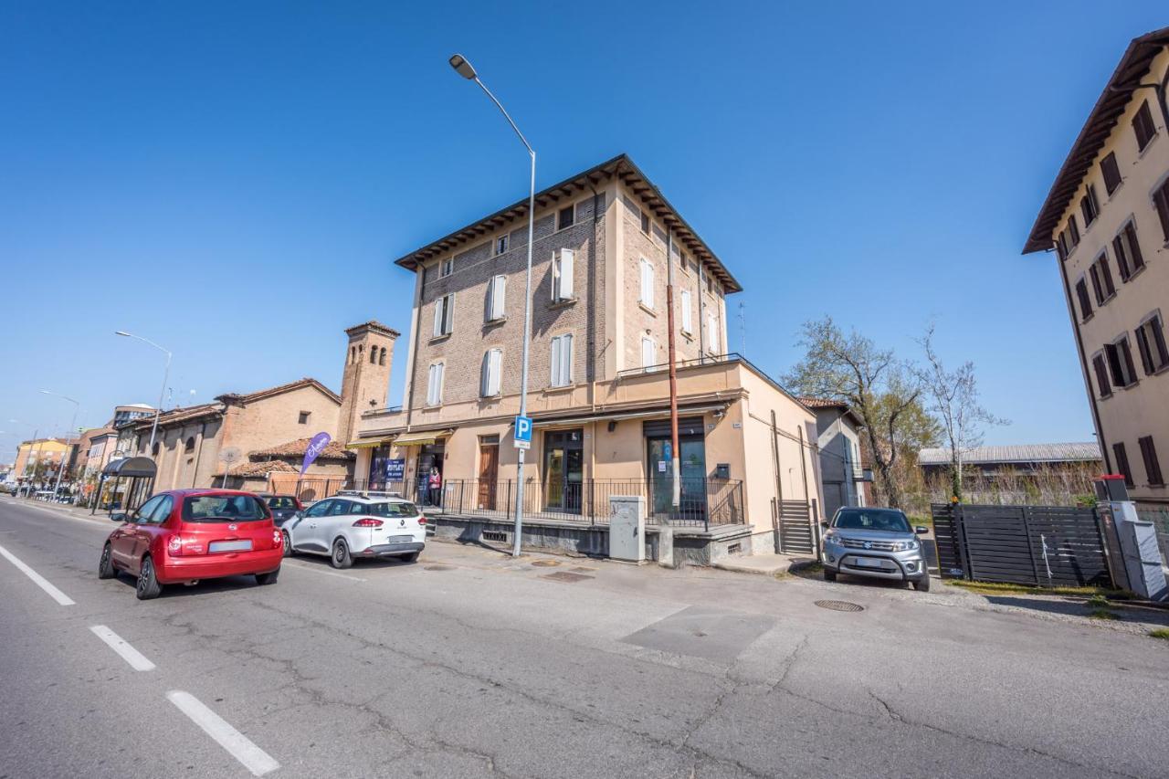 Suite 649 Mono Con Terrazzo Modena Exterior photo