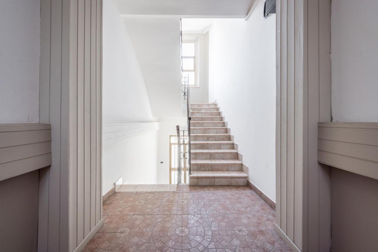 Suite 649 Mono Con Terrazzo Modena Exterior photo